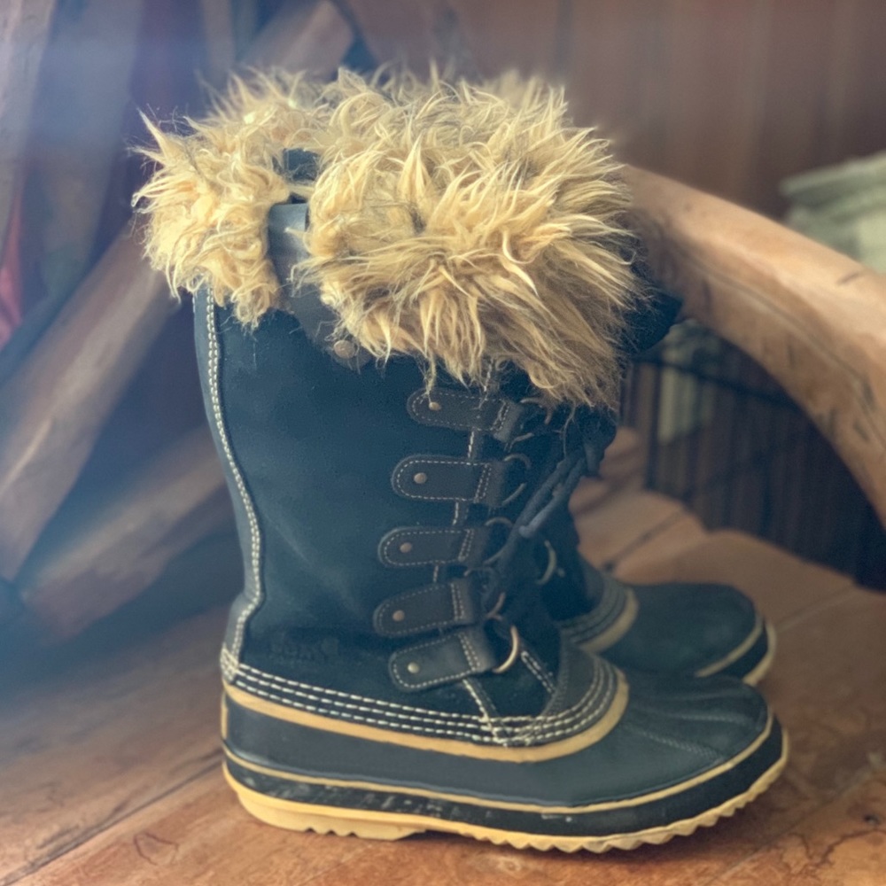 Black Joan of Arctic Sorel boots